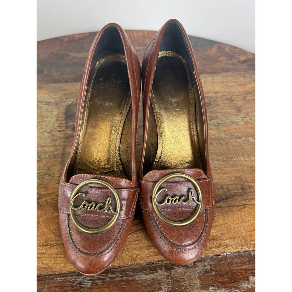 Coach Honey Brown Leather Pumps Logo Buckle Heels Italy Women’s Size 7B Shoes